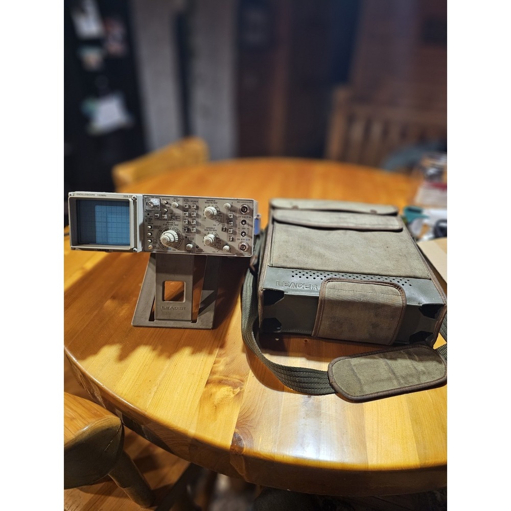 Leader 326 100MHz Oscilliscope LC-2131 With Case Works!